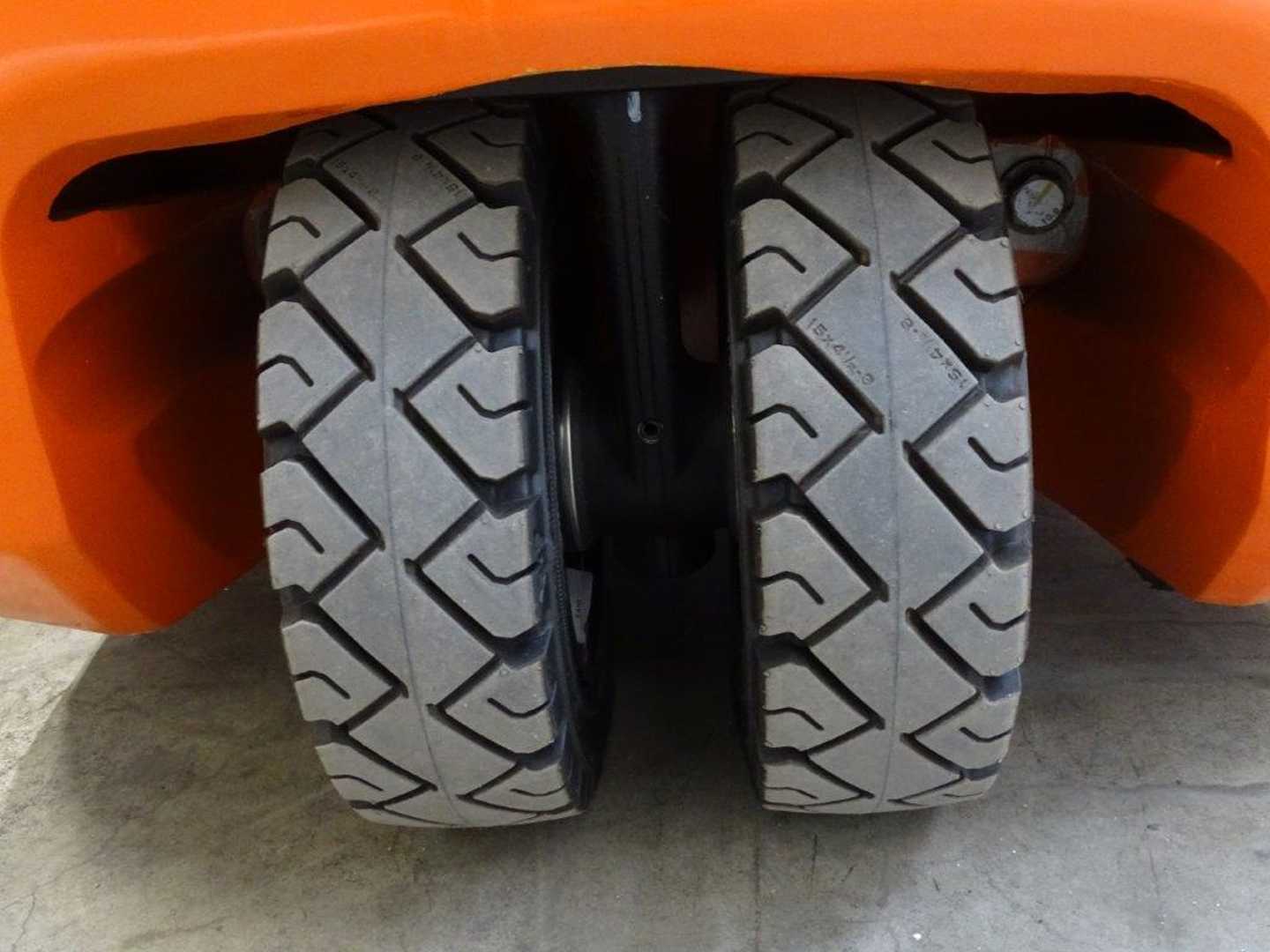 Used Forklift Toyota 8FBEK16T - DEMO - TRIPLEX 3 ratų šakinis krautuvas (Image 8)