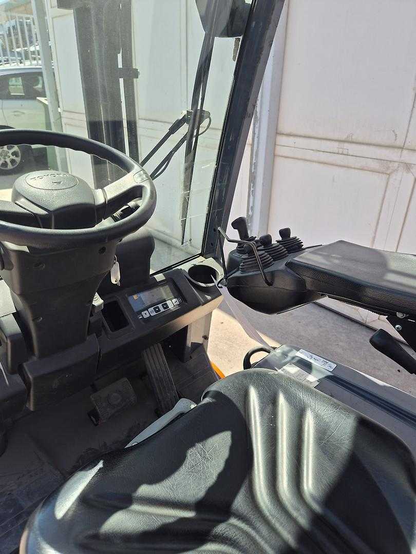 Used Forklift Toyota 8FBEKT16 3 ratų šakinis krautuvas (Image 9) Used Forklift Toyota 8FBEKT16 3 ratų šakinis krautuvas (Image 9)