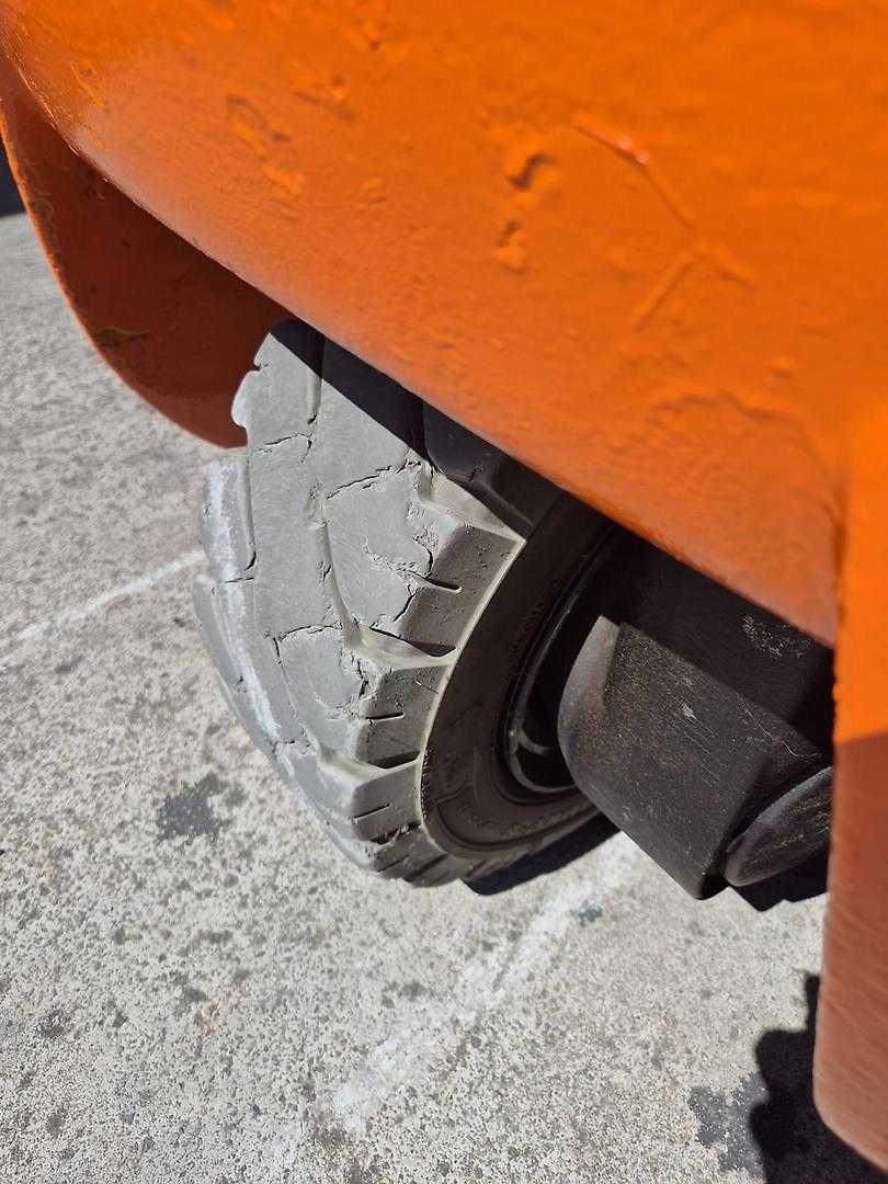 Used Forklift Toyota 7FBEST13 3 ratų šakinis krautuvas (Image 12) Used Forklift Toyota 7FBEST13 3 ratų šakinis krautuvas (Image 12)