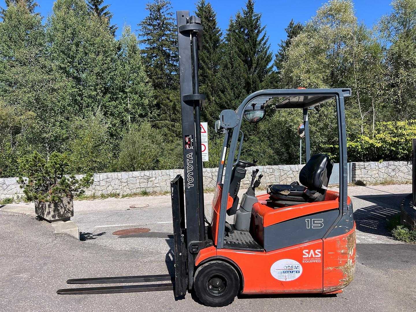 Used Forklift Toyota 7FBEST15 - 4510mm 3 ratų šakinis krautuvas (Image 2) Used Forklift Toyota 7FBEST15 - 4510mm 3 ratų šakinis krautuvas (Image 2)