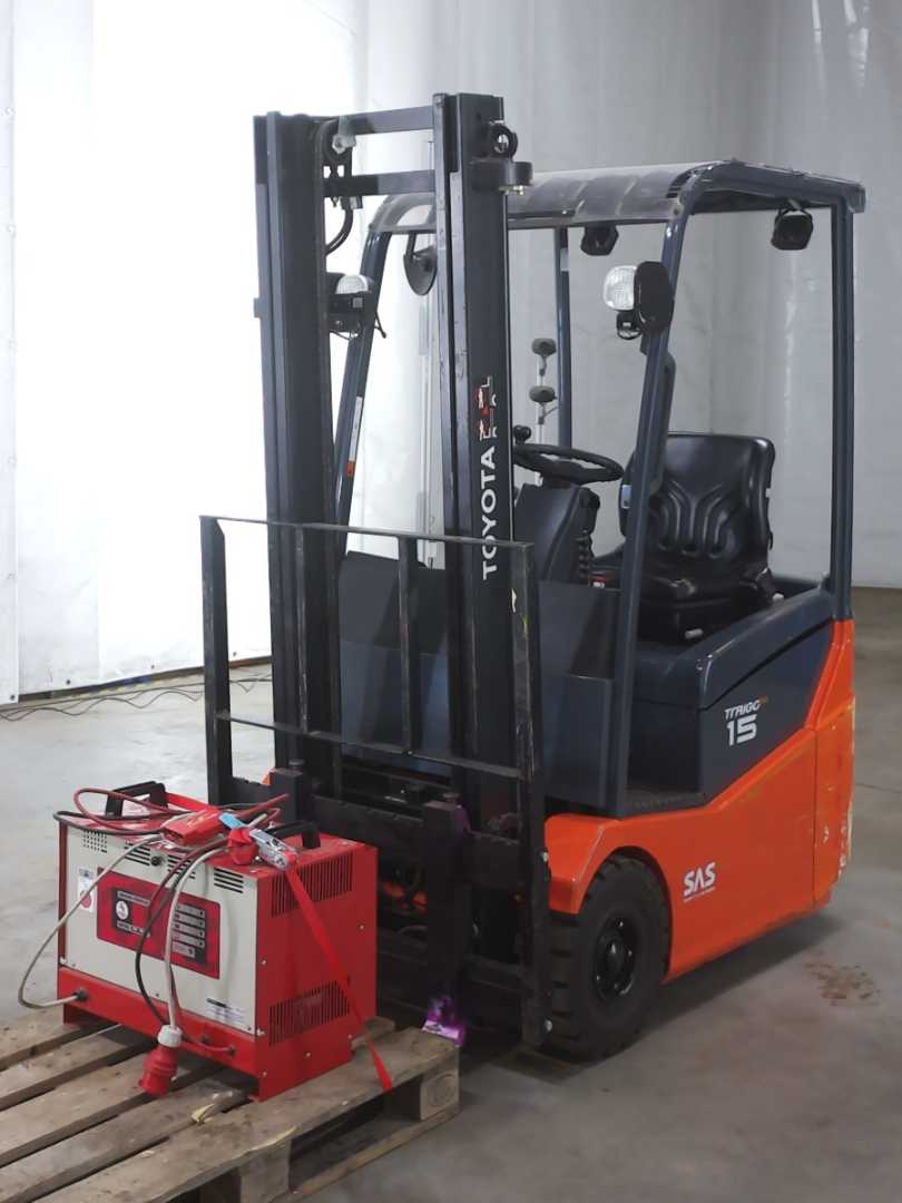 Used Forklift Toyota 7FBEST15 3 ratų šakinis krautuvas (Image 1) Used Forklift Toyota 7FBEST15 3 ratų šakinis krautuvas (Image 1)