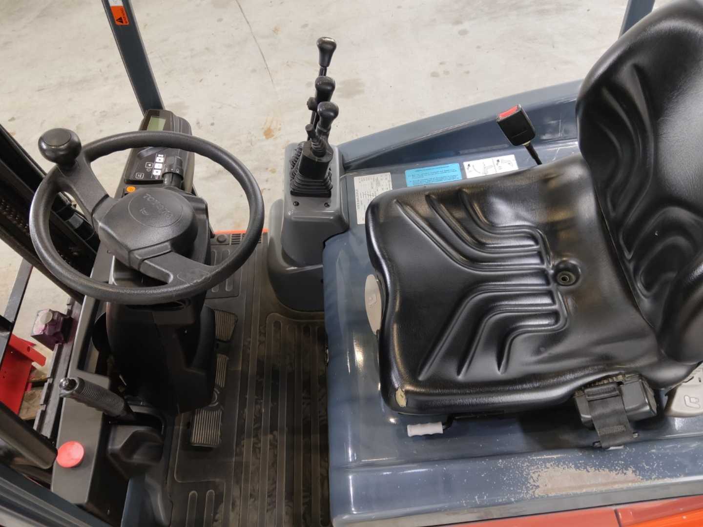 Used Forklift Toyota 7FBEST15 3 ratų šakinis krautuvas (Image 3) Used Forklift Toyota 7FBEST15 3 ratų šakinis krautuvas (Image 3)