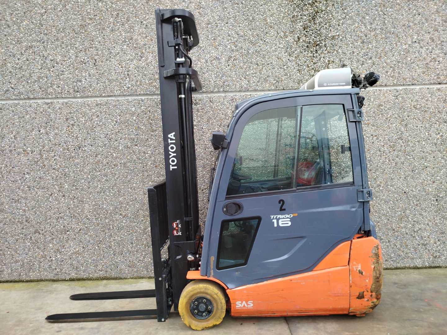 Used Forklift Toyota 8FBET16 3 ratų šakinis krautuvas (Image 2) Used Forklift Toyota 8FBET16 3 ratų šakinis krautuvas (Image 2)