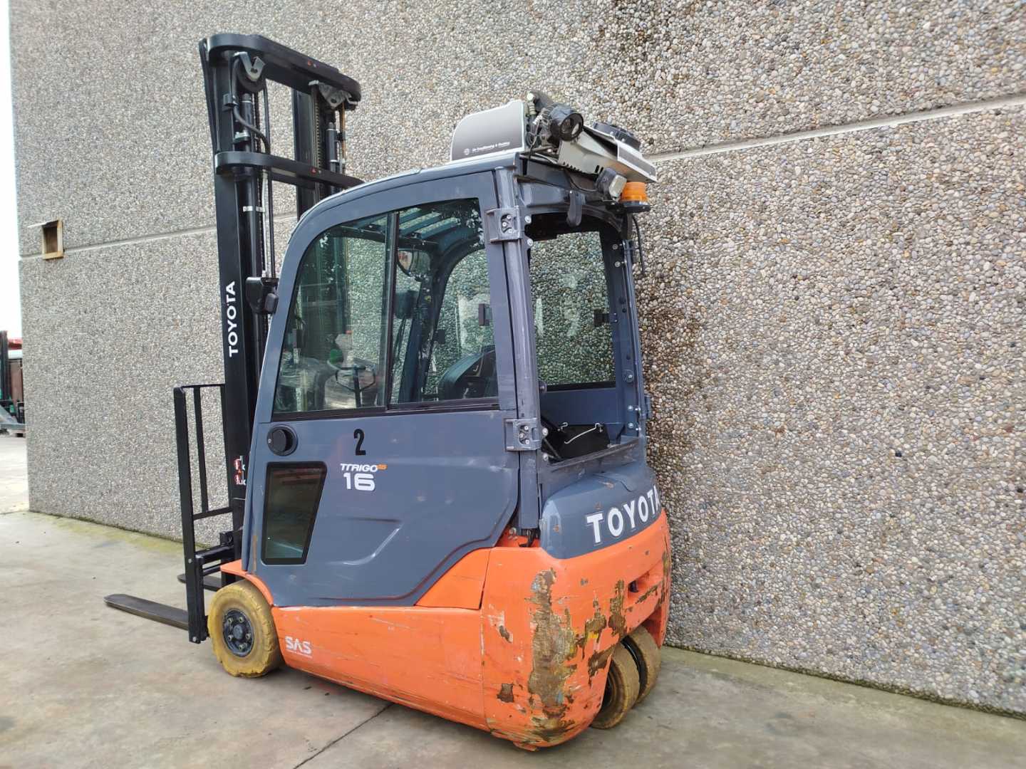 Used Forklift Toyota 8FBET16 3 ratų šakinis krautuvas (Image 3) Used Forklift Toyota 8FBET16 3 ratų šakinis krautuvas (Image 3)