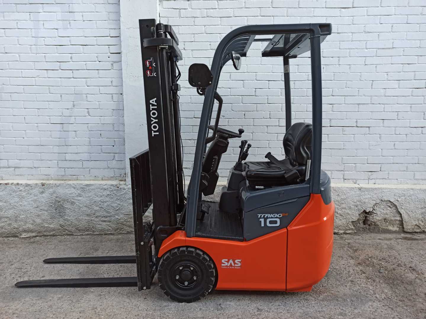 Used Forklift Toyota 7FBEST10 3 ratų šakinis krautuvas (Image 2) Used Forklift Toyota 7FBEST10 3 ratų šakinis krautuvas (Image 2)