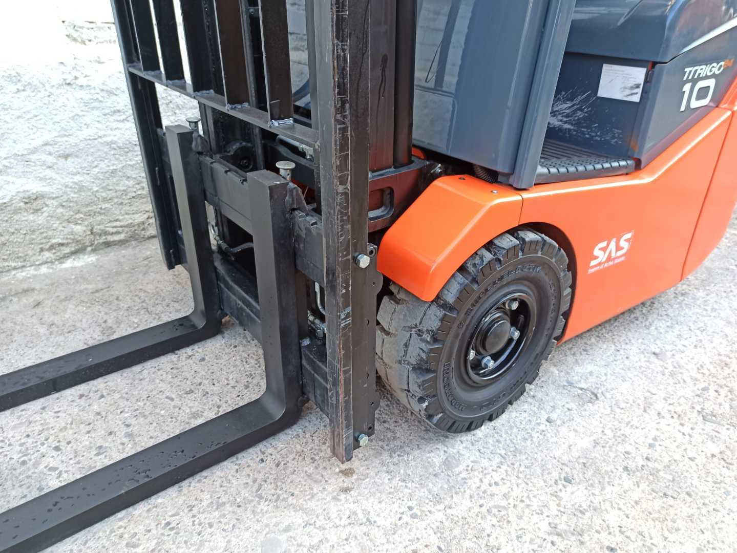 Used Forklift Toyota 7FBEST10 3 ratų šakinis krautuvas (Image 4) Used Forklift Toyota 7FBEST10 3 ratų šakinis krautuvas (Image 4)