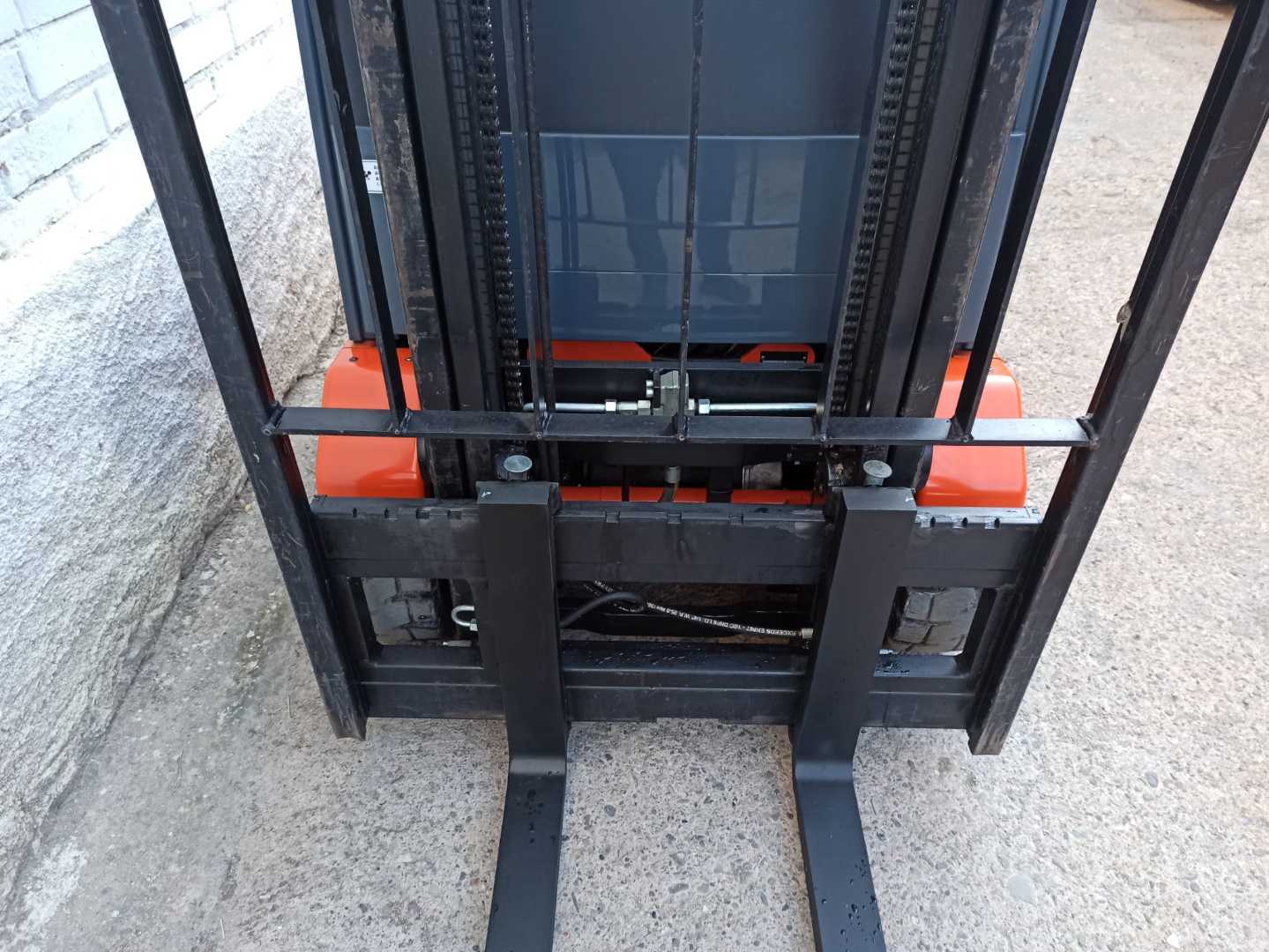 Used Forklift Toyota 7FBEST10 3 ratų šakinis krautuvas (Image 5) Used Forklift Toyota 7FBEST10 3 ratų šakinis krautuvas (Image 5)