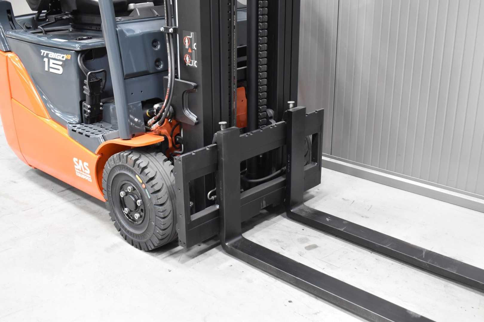Used Forklift Toyota 8FBE15T /58831/ 3 ratų šakinis krautuvas (Image 6) Used Forklift Toyota 8FBE15T /58831/ 3 ratų šakinis krautuvas (Image 6)
