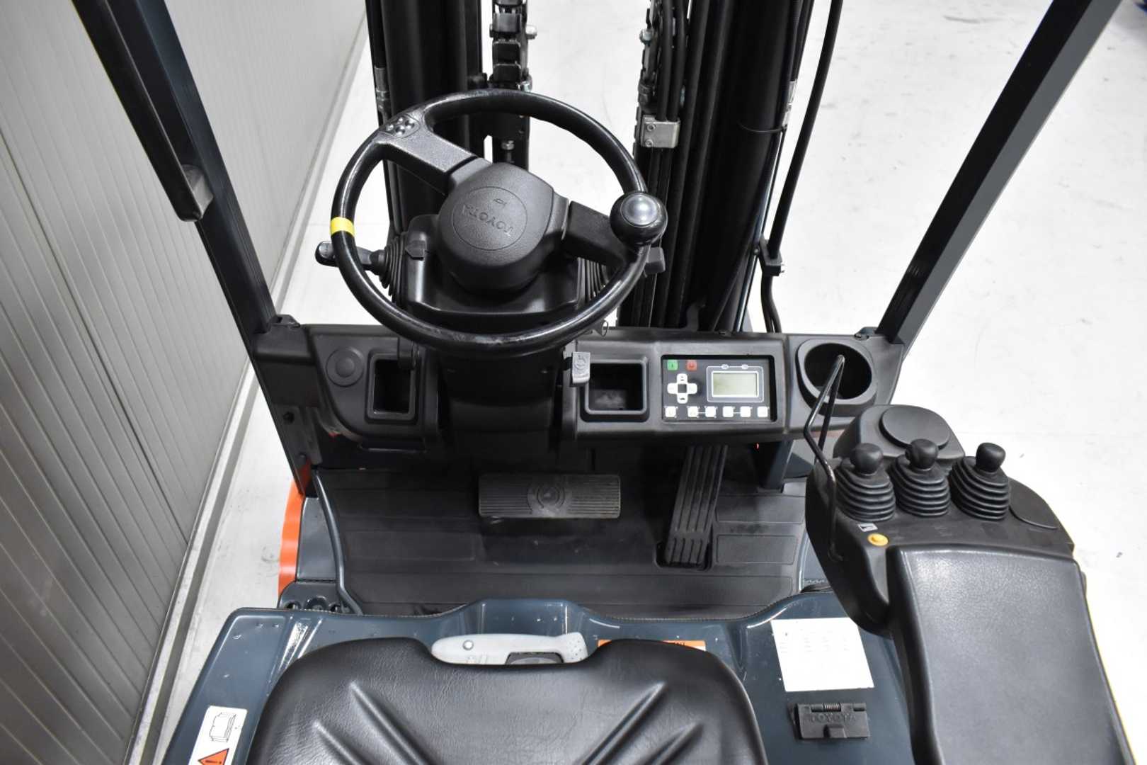 Used Forklift Toyota 8FBE15T /58831/ 3 ratų šakinis krautuvas (Image 7) Used Forklift Toyota 8FBE15T /58831/ 3 ratų šakinis krautuvas (Image 7)