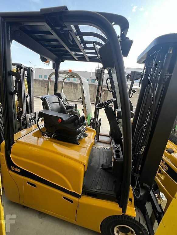 Used Forklift Yale ERP16VT 3 ratų šakinis krautuvas (Image 1) Used Forklift Yale ERP16VT 3 ratų šakinis krautuvas (Image 1)