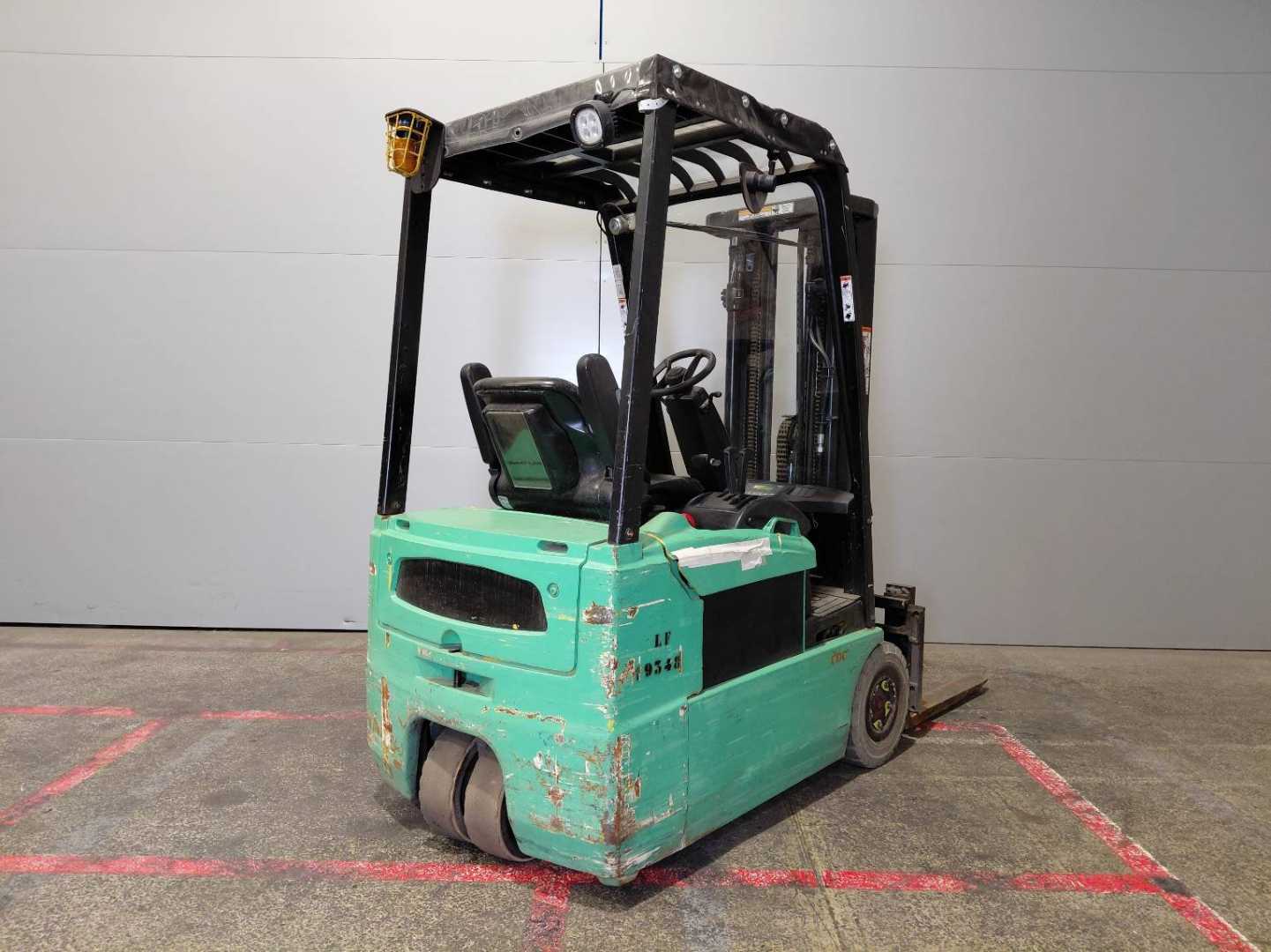 Used Forklift Yale ERP16 ATF 3 ratų šakinis krautuvas (Image 4) Used Forklift Yale ERP16 ATF 3 ratų šakinis krautuvas (Image 4)