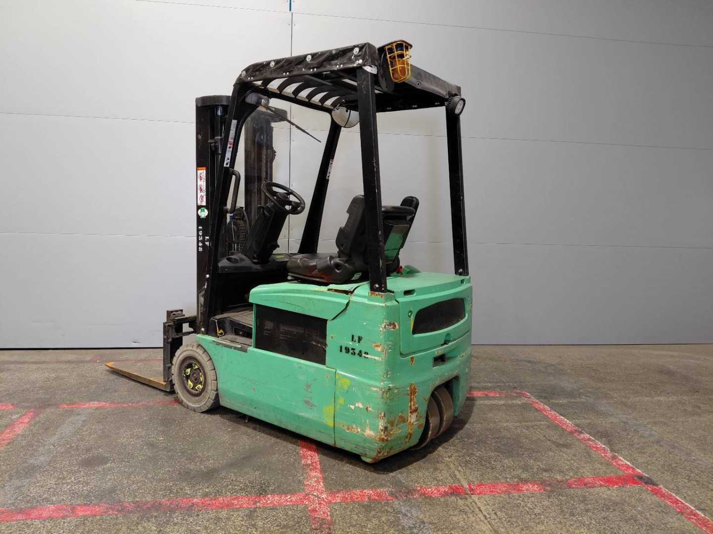 Used Forklift Yale ERP16 ATF 3 ratų šakinis krautuvas (Image 10) Used Forklift Yale ERP16 ATF 3 ratų šakinis krautuvas (Image 10)