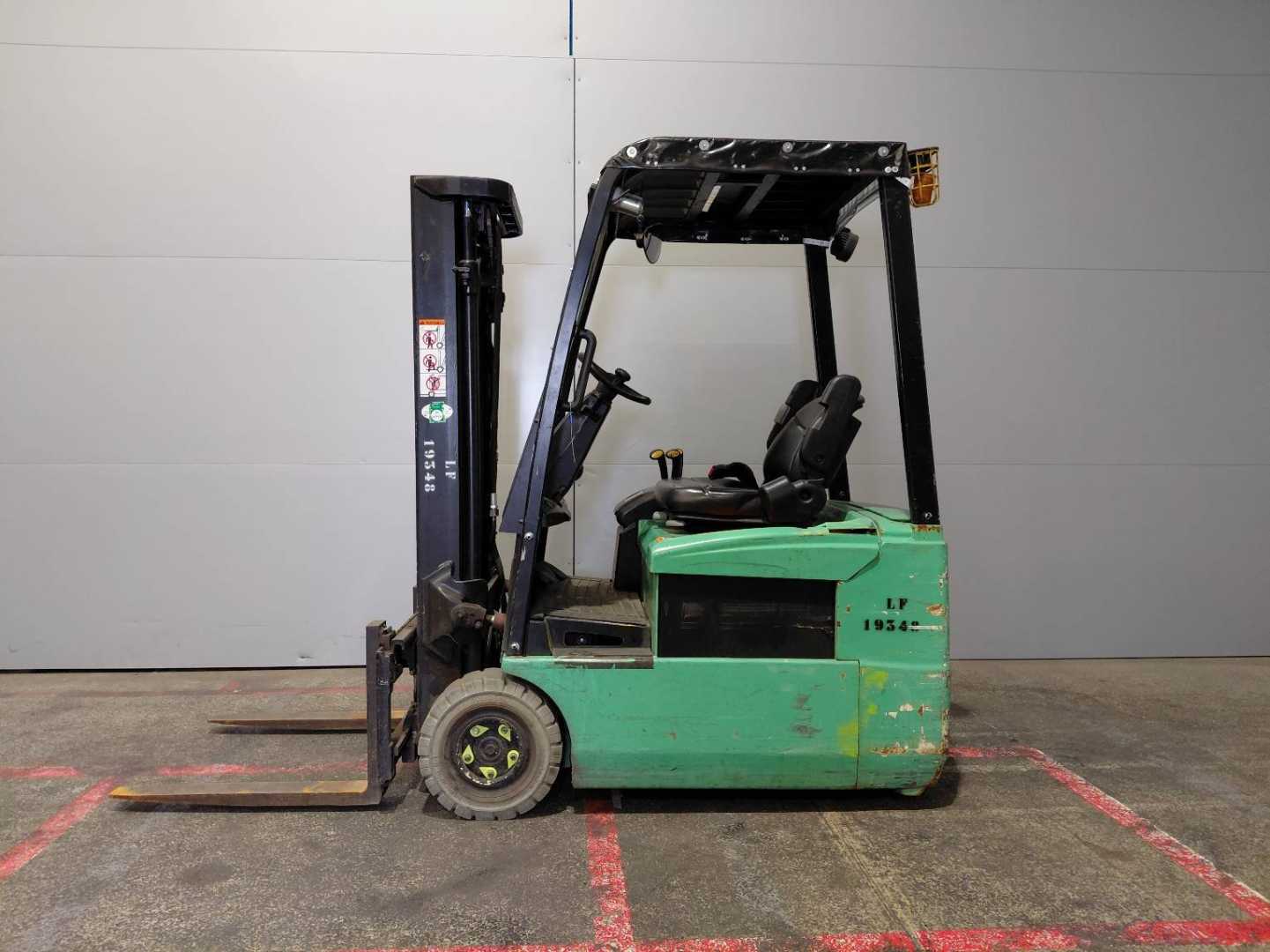 Used Forklift Yale ERP16 ATF 3 ratų šakinis krautuvas (Image 11) Used Forklift Yale ERP16 ATF 3 ratų šakinis krautuvas (Image 11)