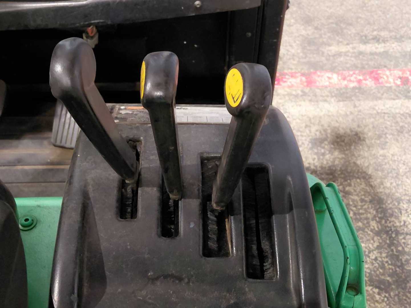 Used Forklift Yale ERP16 ATF 3 ratų šakinis krautuvas (Image 15)