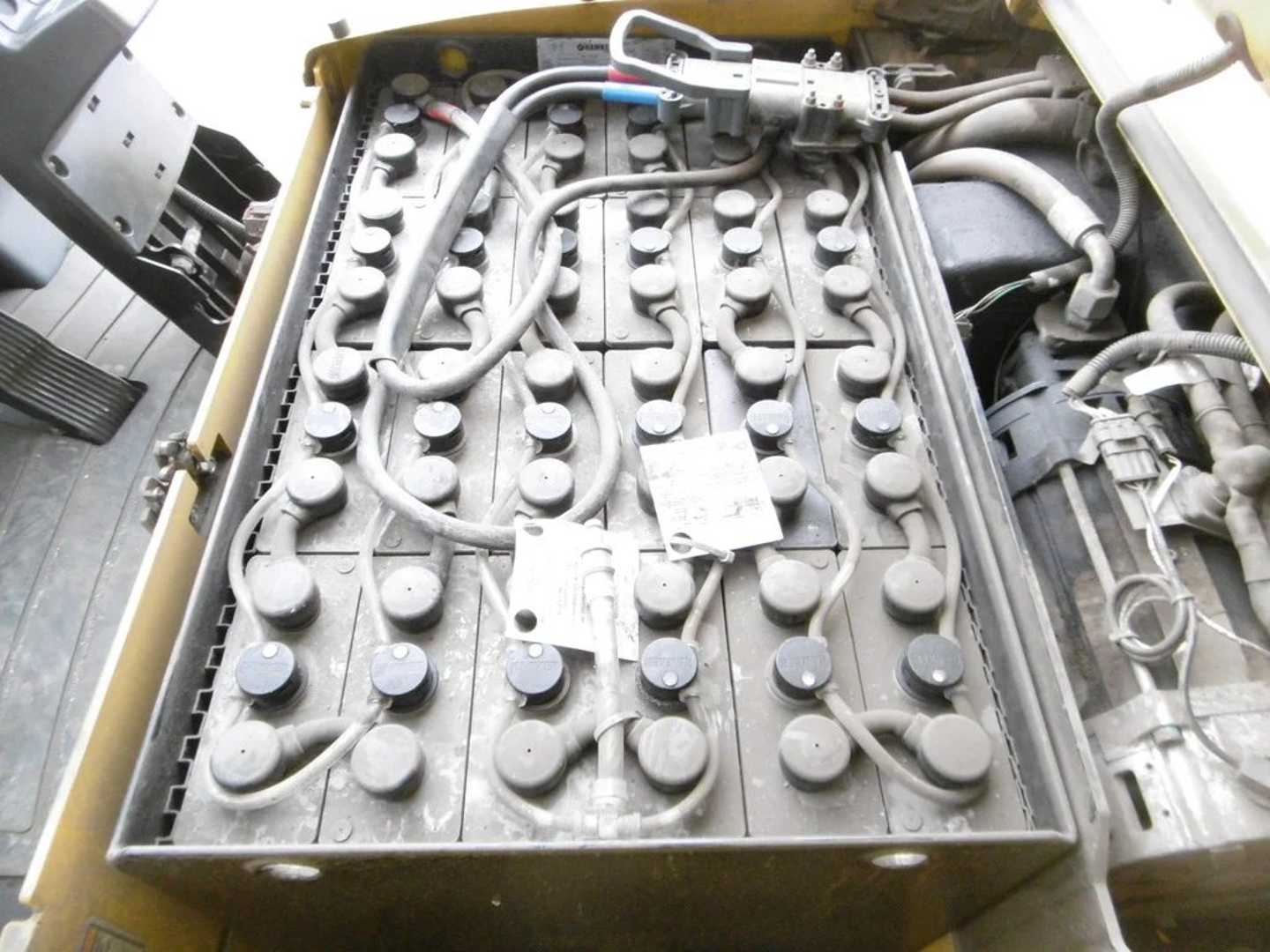 Used Forklift Yale ERP 15 VT 3 ratų šakinis krautuvas (Image 7) Used Forklift Yale ERP 15 VT 3 ratų šakinis krautuvas (Image 7)