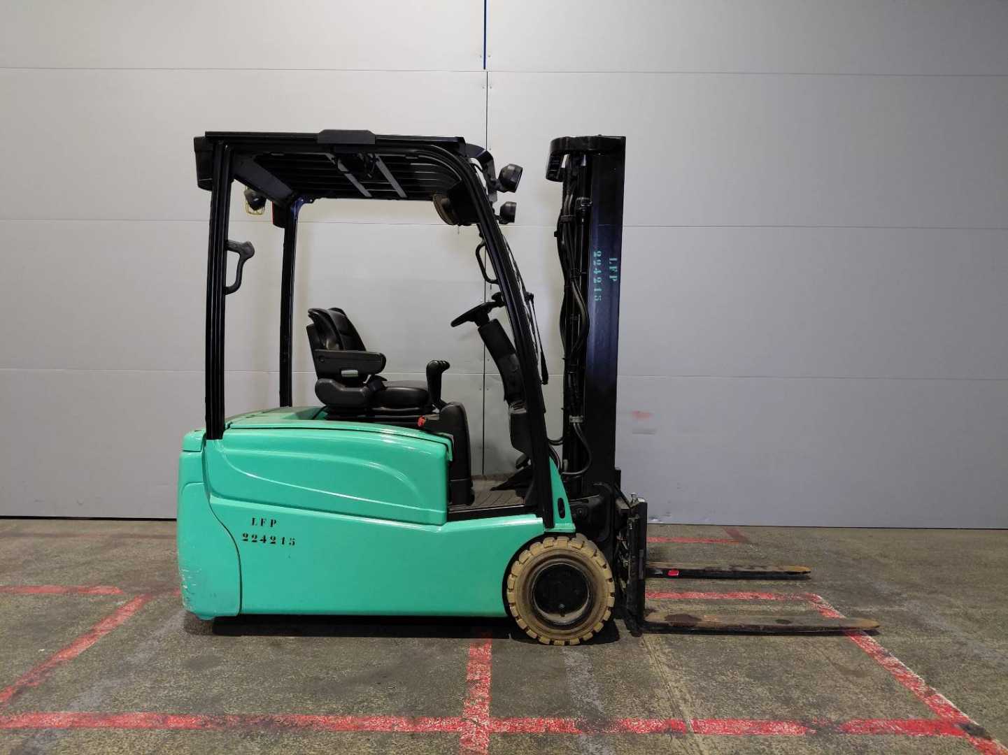 Used Forklift Yale ERP20VTLWB 3 ratų šakinis krautuvas (Image 1) Used Forklift Yale ERP20VTLWB 3 ratų šakinis krautuvas (Image 1)