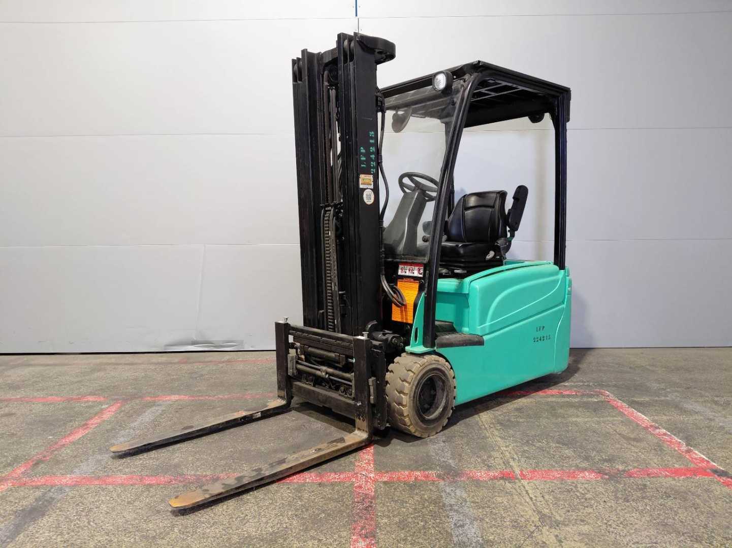 Used Forklift Yale ERP20VTLWB 3 ratų šakinis krautuvas (Image 16) Used Forklift Yale ERP20VTLWB 3 ratų šakinis krautuvas (Image 16)