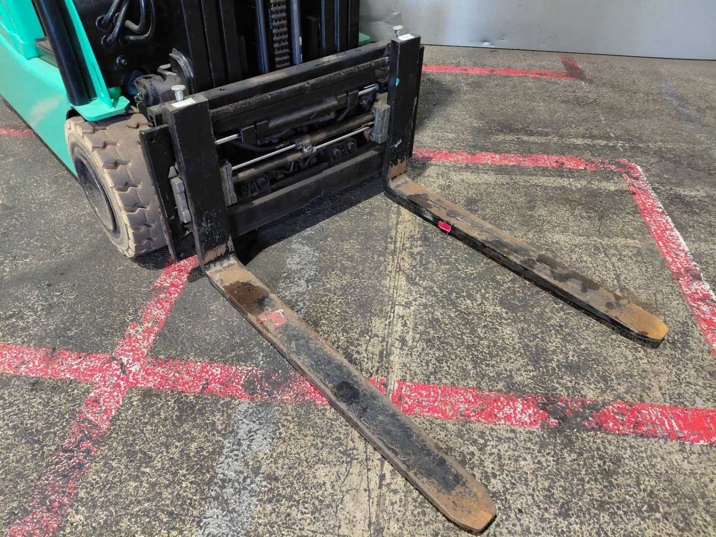 Used Forklift Yale ERP20VTLWB 3 ratų šakinis krautuvas (Image 17) Used Forklift Yale ERP20VTLWB 3 ratų šakinis krautuvas (Image 17)