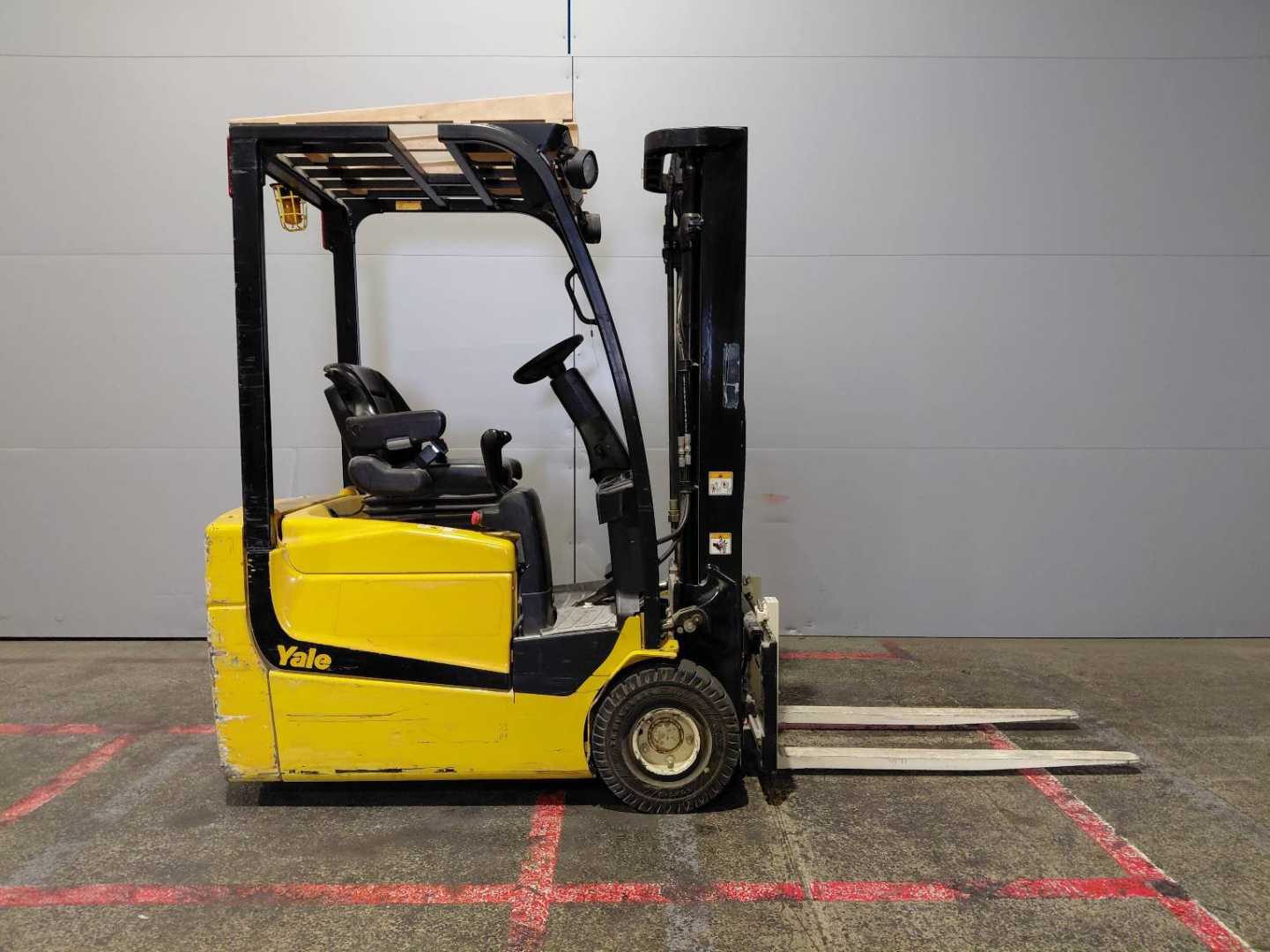 Used Forklift Yale ERP13-15VC 3 ratų šakinis krautuvas (Image 7) Used Forklift Yale ERP13-15VC 3 ratų šakinis krautuvas (Image 7)