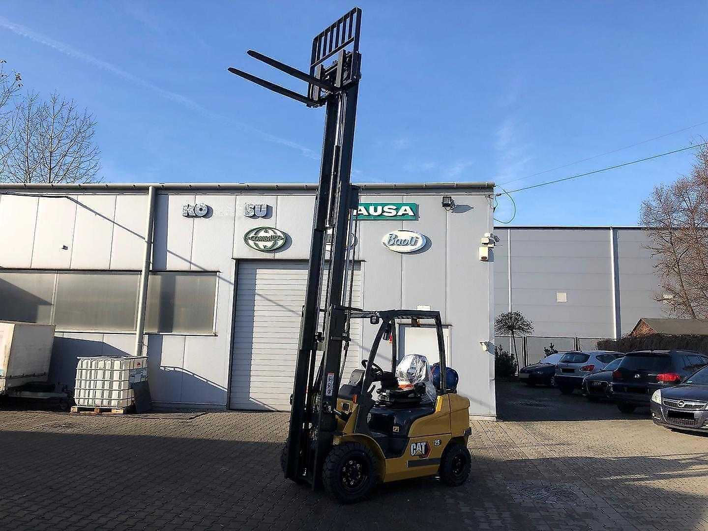Used Forklift Caterpillar CAT GP25N 4 ratų šakinis krautuvas (Image 13) Used Forklift Caterpillar CAT GP25N 4 ratų šakinis krautuvas (Image 13)