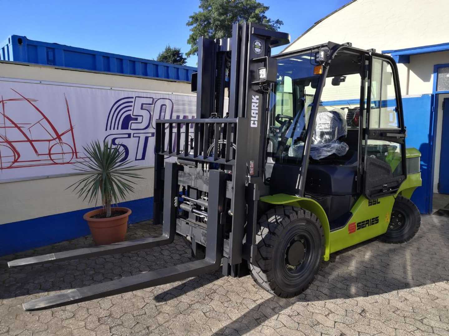 Used Forklift Clark S55L 4 ratų šakinis krautuvas (Image 2) Used Forklift Clark S55L 4 ratų šakinis krautuvas (Image 2)