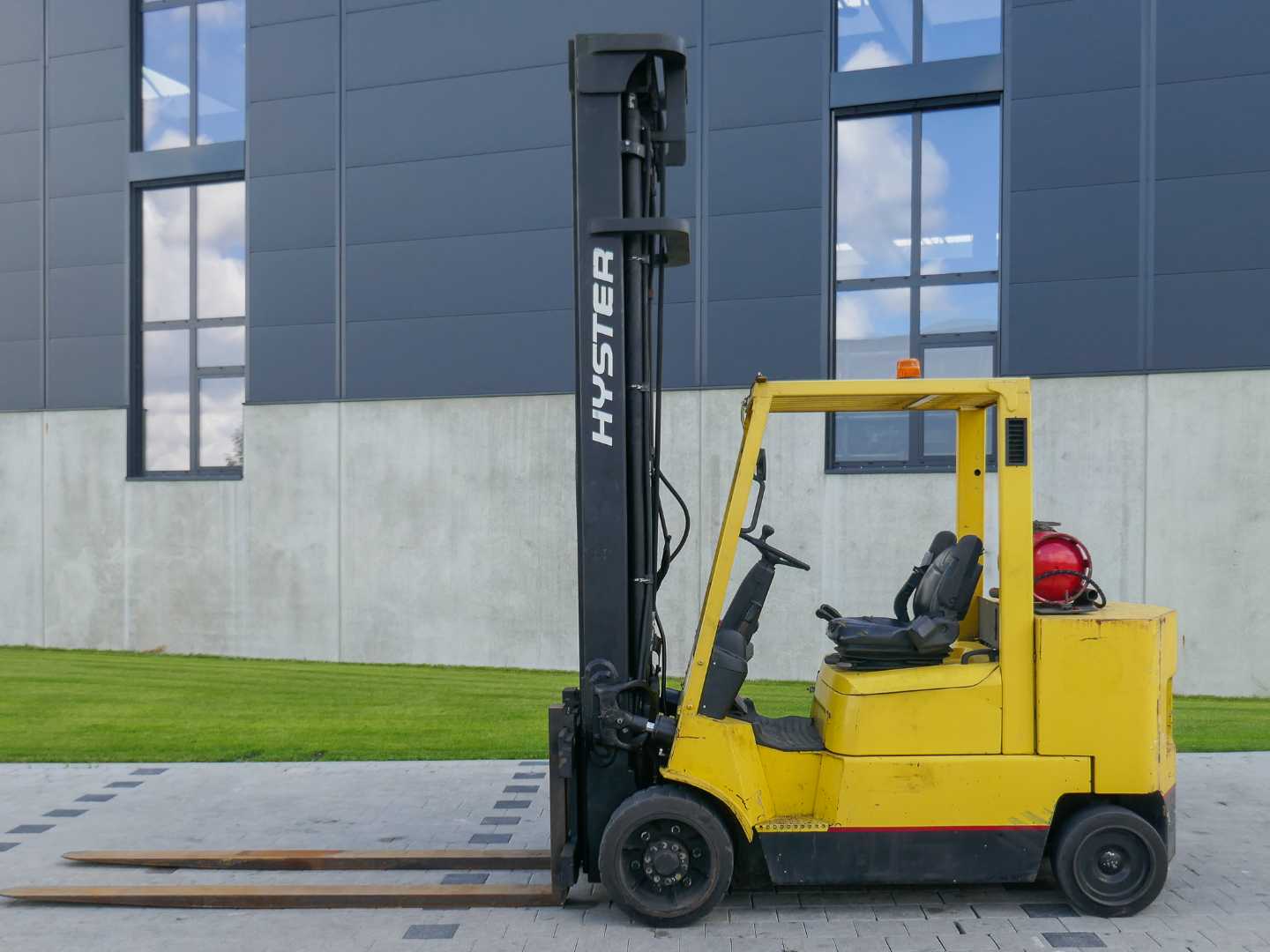 Used Forklift Hyster S5.50 XMS 4 ratų šakinis krautuvas (Image 16) Used Forklift Hyster S5.50 XMS 4 ratų šakinis krautuvas (Image 16)