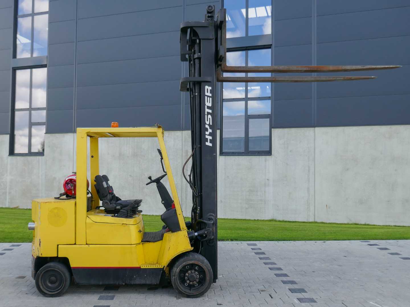 Used Forklift Hyster S5.50 XMS 4 ratų šakinis krautuvas (Image 15) Used Forklift Hyster S5.50 XMS 4 ratų šakinis krautuvas (Image 15)