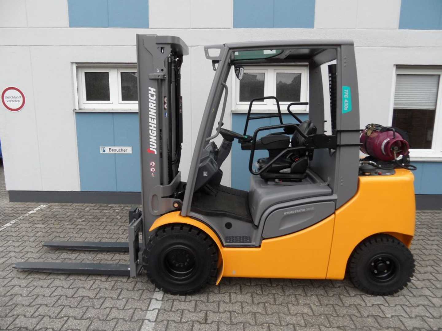 Used Forklift Jungheinrich TFG 430s - Freihub - aufgearbeitet - wenig Stunden 4 ratų šakinis krautuvas (Image 1)