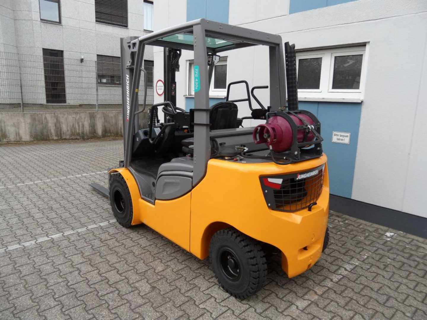 Used Forklift Jungheinrich TFG 430s - Freihub - aufgearbeitet - wenig Stunden 4 ratų šakinis krautuvas (Image 3)
