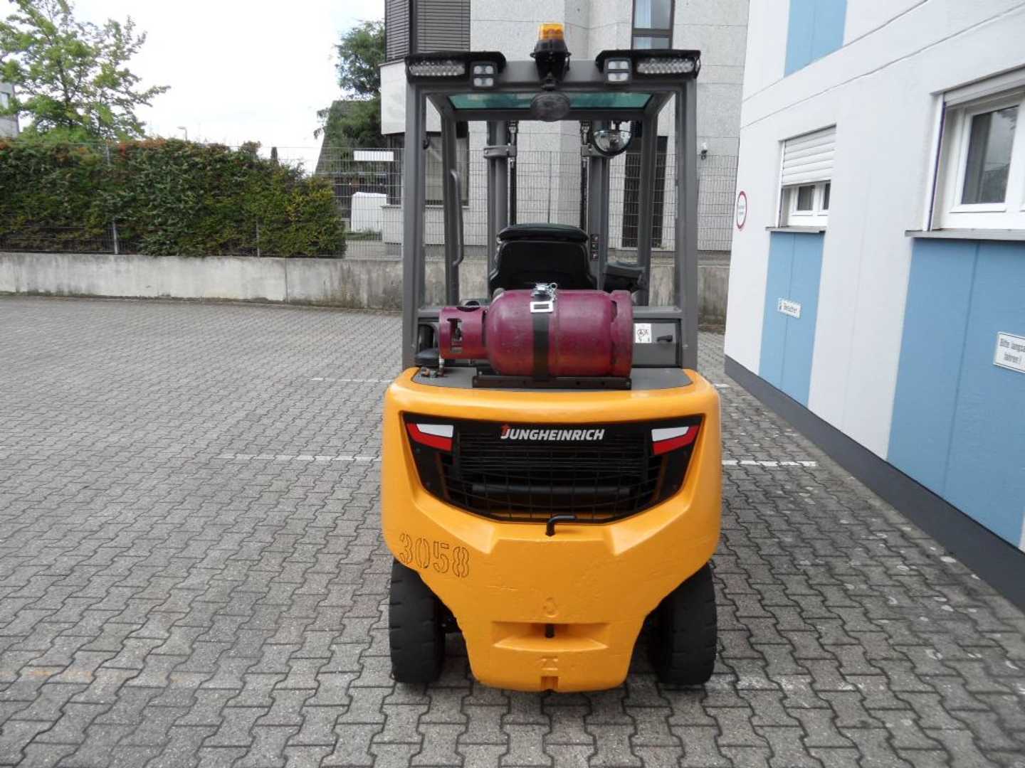 Used Forklift Jungheinrich TFG 430s - Beleuchtung - Dachscheibe -ZH2 4 ratų šakinis krautuvas (Image 9) Used Forklift Jungheinrich TFG 430s - Beleuchtung - Dachscheibe -ZH2 4 ratų šakinis krautuvas (Image 9)