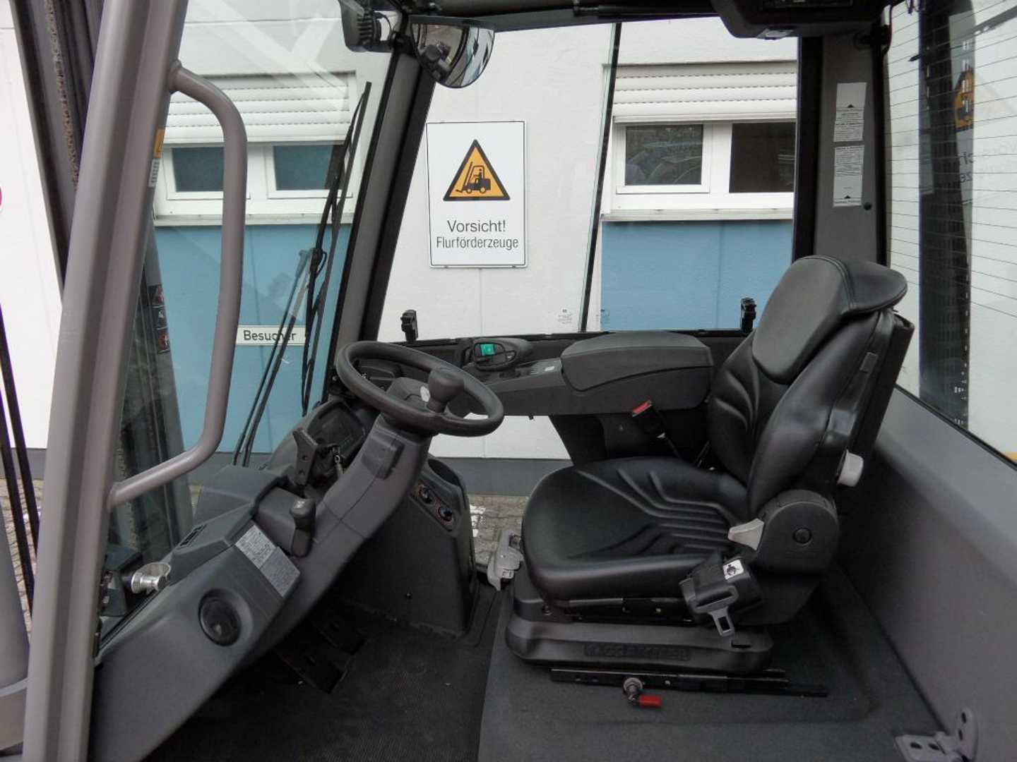 Used Forklift Jungheinrich TFG 430s - Kabine mit Heizung - 4. Funktion 4 ratų šakinis krautuvas (Image 6) Used Forklift Jungheinrich TFG 430s - Kabine mit Heizung - 4. Funktion 4 ratų šakinis krautuvas (Image 6)