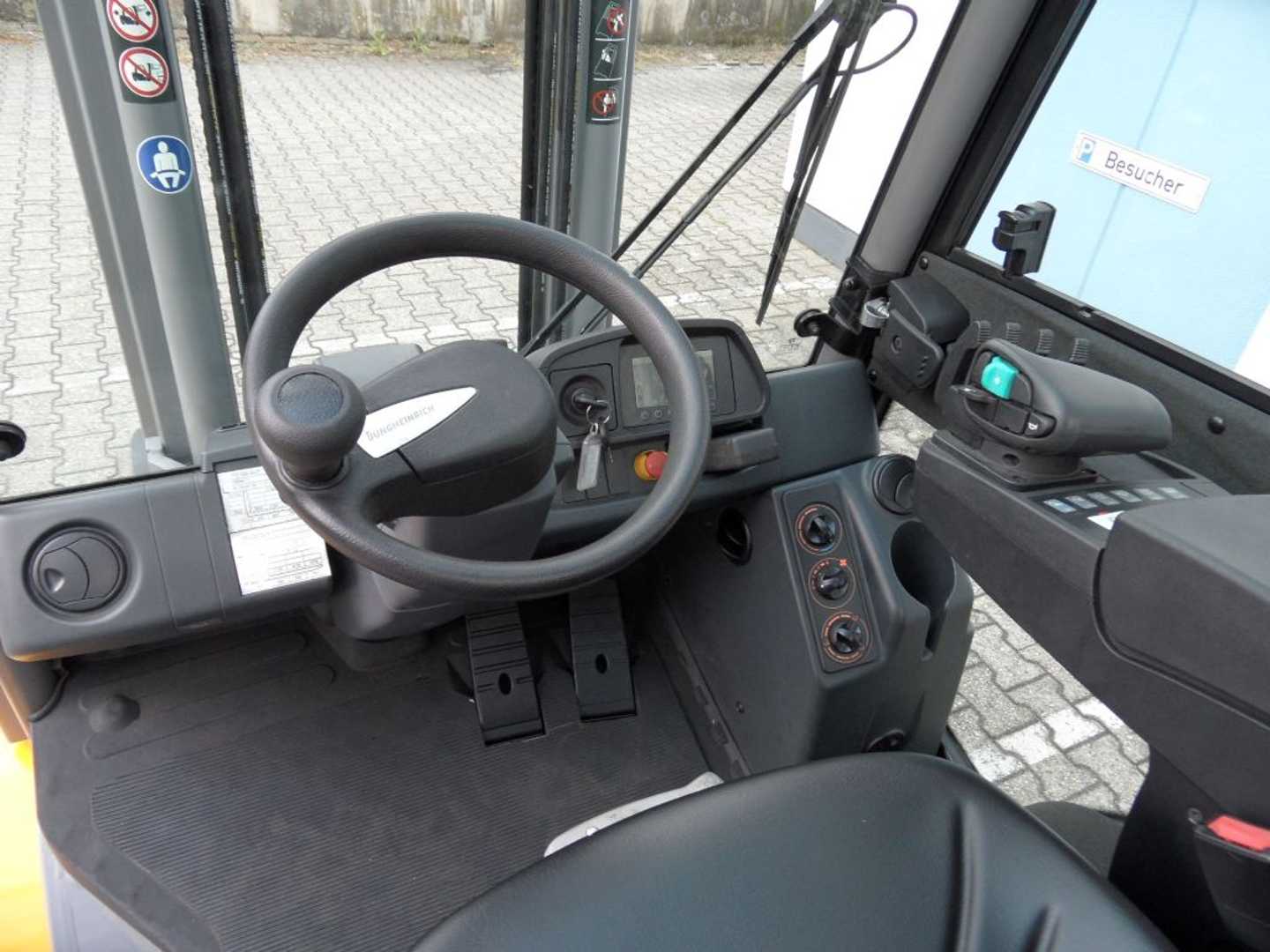 Used Forklift Jungheinrich TFG 430s - Kabine mit Heizung - 4. Funktion 4 ratų šakinis krautuvas (Image 7) Used Forklift Jungheinrich TFG 430s - Kabine mit Heizung - 4. Funktion 4 ratų šakinis krautuvas (Image 7)