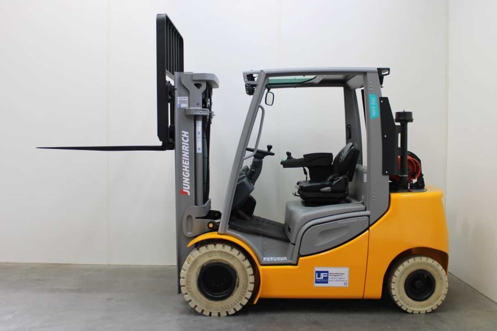 Used Forklift Jungheinrich TFG 430s / 470 DZ 4 ratų šakinis krautuvas (Image 3) Used Forklift Jungheinrich TFG 430s / 470 DZ 4 ratų šakinis krautuvas (Image 3)
