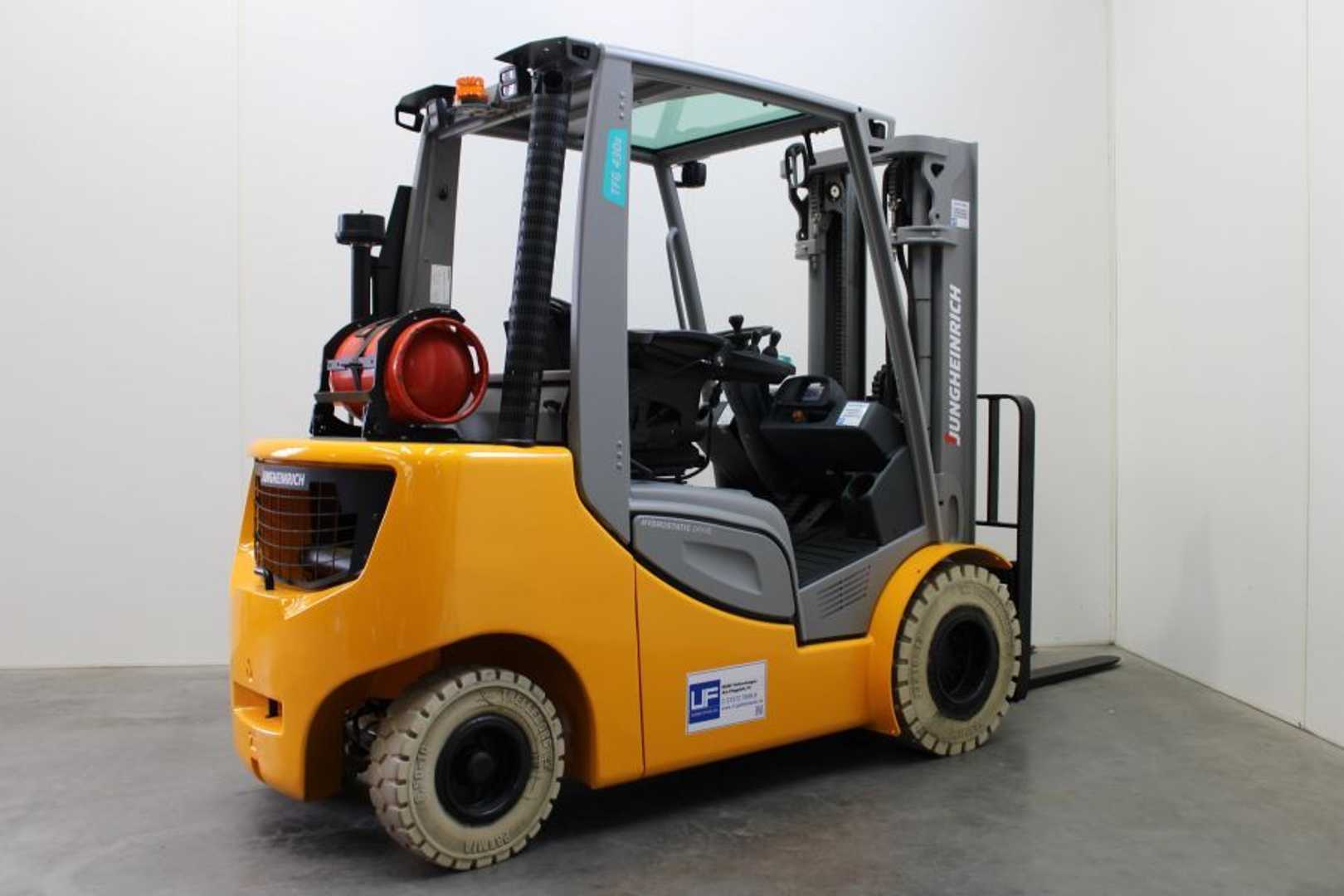 Used Forklift Jungheinrich TFG 430s / 470 DZ 4 ratų šakinis krautuvas (Image 5) Used Forklift Jungheinrich TFG 430s / 470 DZ 4 ratų šakinis krautuvas (Image 5)