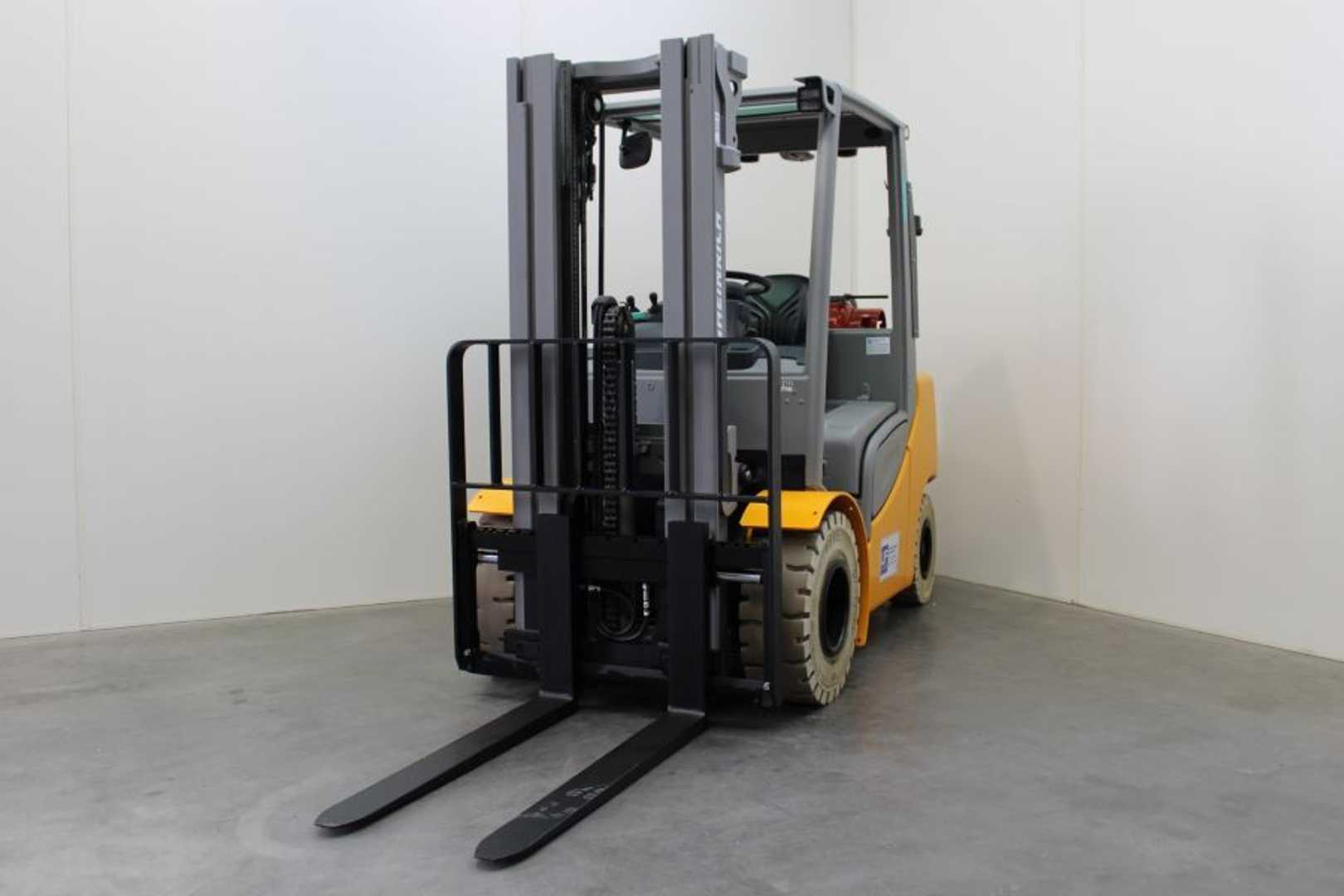 Used Forklift Jungheinrich TFG 430s / 470 DZ 4 ratų šakinis krautuvas (Image 7) Used Forklift Jungheinrich TFG 430s / 470 DZ 4 ratų šakinis krautuvas (Image 7)