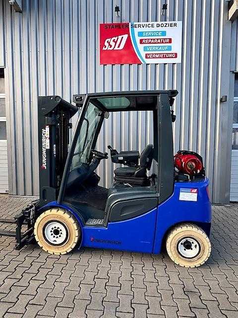 Used Forklift Jungheinrich TFG 425s 4 ratų šakinis krautuvas (Image 4) Used Forklift Jungheinrich TFG 425s 4 ratų šakinis krautuvas (Image 4)