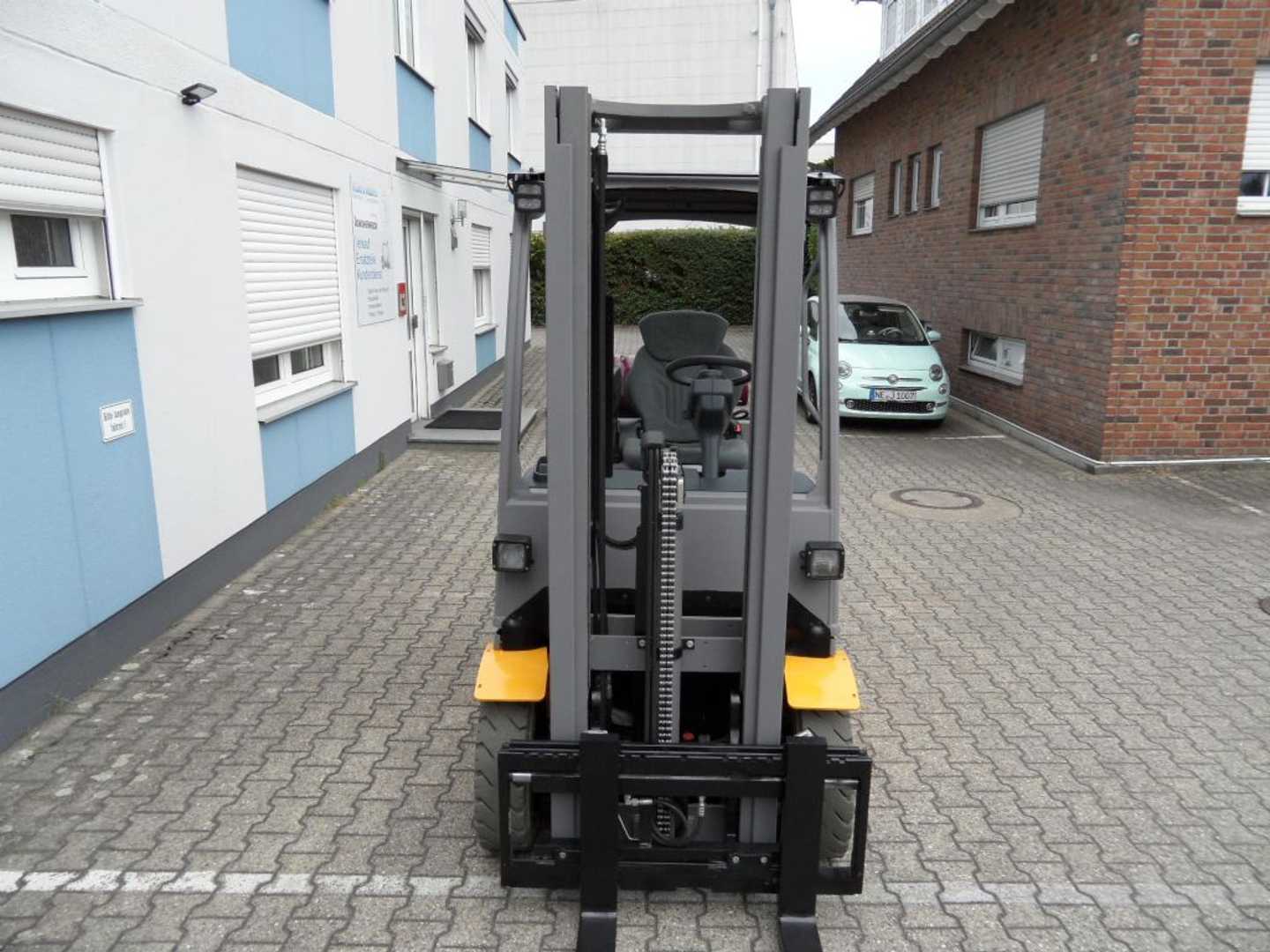Used Forklift Jungheinrich TFG 320 - Freihub - weiße Reifen 4 ratų šakinis krautuvas (Image 10) Used Forklift Jungheinrich TFG 320 - Freihub - weiße Reifen 4 ratų šakinis krautuvas (Image 10)