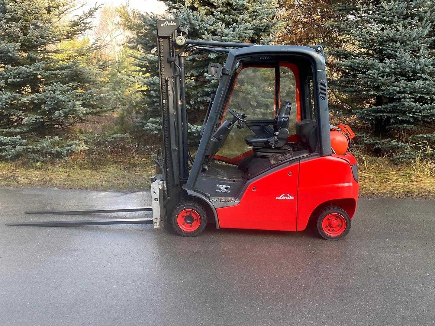 Used Forklift Linde H18T 4 ratų šakinis krautuvas (Image 2) Used Forklift Linde H18T 4 ratų šakinis krautuvas (Image 2)