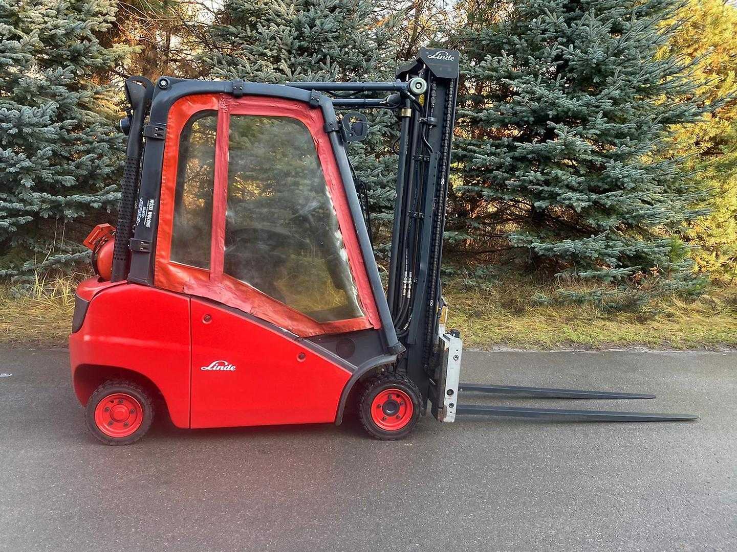 Used Forklift Linde H18T 4 ratų šakinis krautuvas (Image 4) Used Forklift Linde H18T 4 ratų šakinis krautuvas (Image 4)