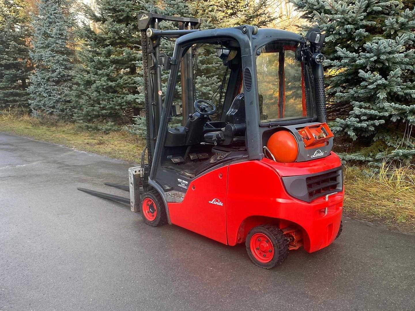 Used Forklift Linde H18T 4 ratų šakinis krautuvas (Image 5) Used Forklift Linde H18T 4 ratų šakinis krautuvas (Image 5)
