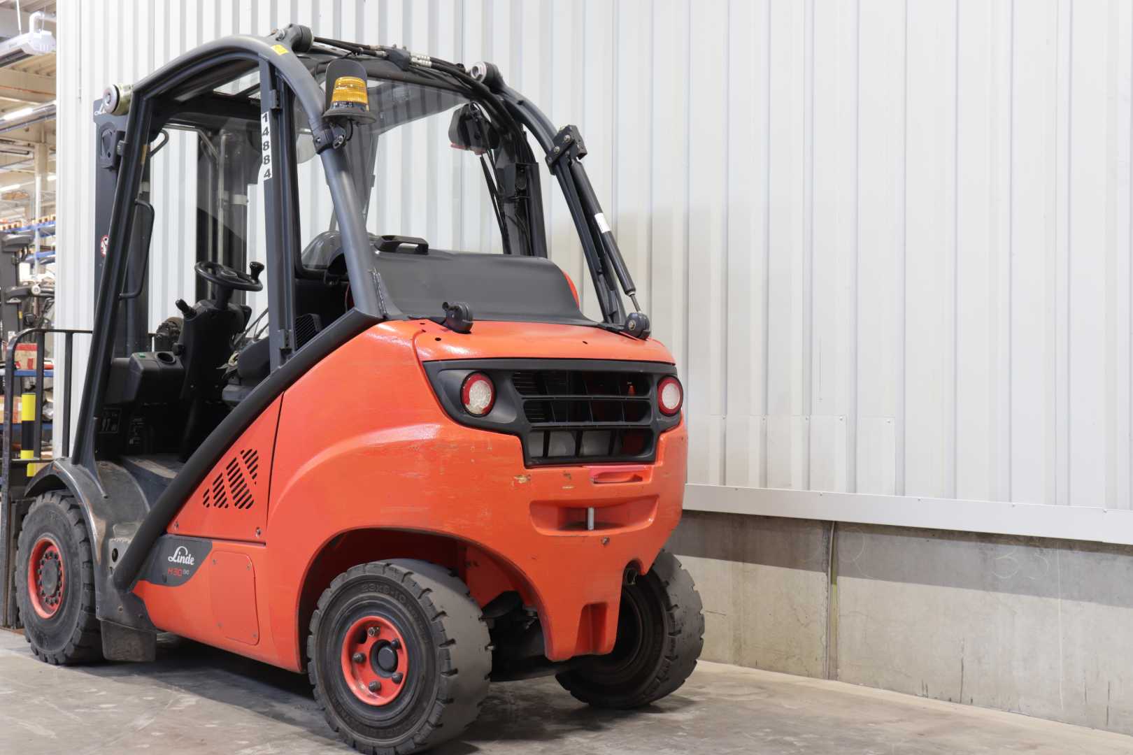 Used Forklift Linde H30T-02 BR393 4 ratų šakinis krautuvas (Image 4) Used Forklift Linde H30T-02 BR393 4 ratų šakinis krautuvas (Image 4)