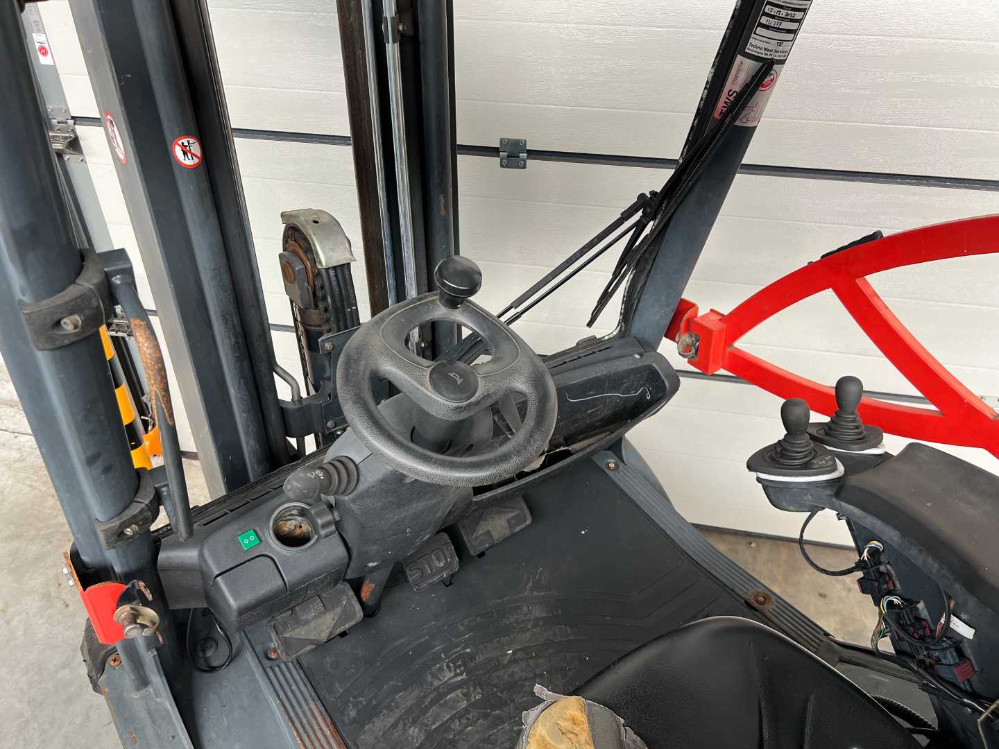 Used Forklift Linde H25T 4 ratų šakinis krautuvas (Image 3)