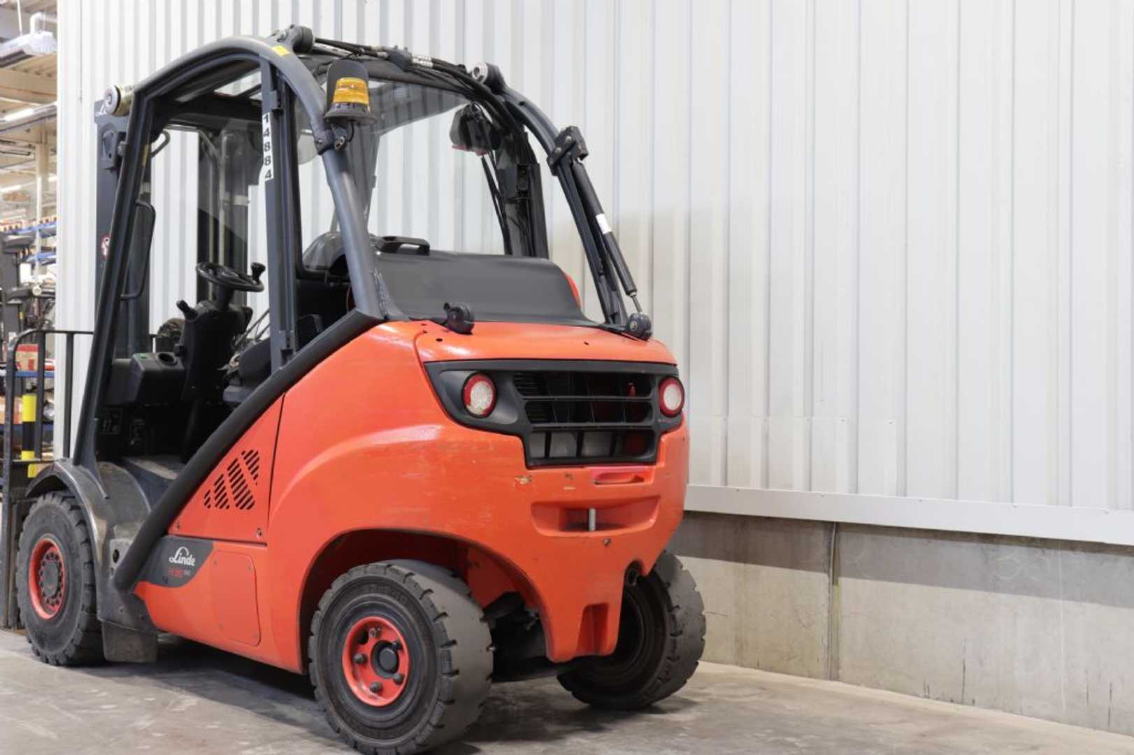 Used Forklift Linde H30T-02 BR393 4 ratų šakinis krautuvas (Image 3) Used Forklift Linde H30T-02 BR393 4 ratų šakinis krautuvas (Image 3)