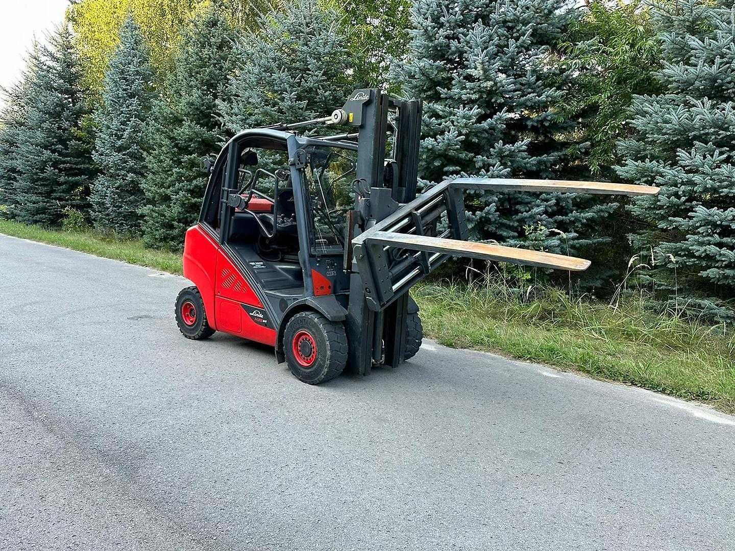 Used Forklift Linde H35T 4 ratų šakinis krautuvas (Image 2) Used Forklift Linde H35T 4 ratų šakinis krautuvas (Image 2)