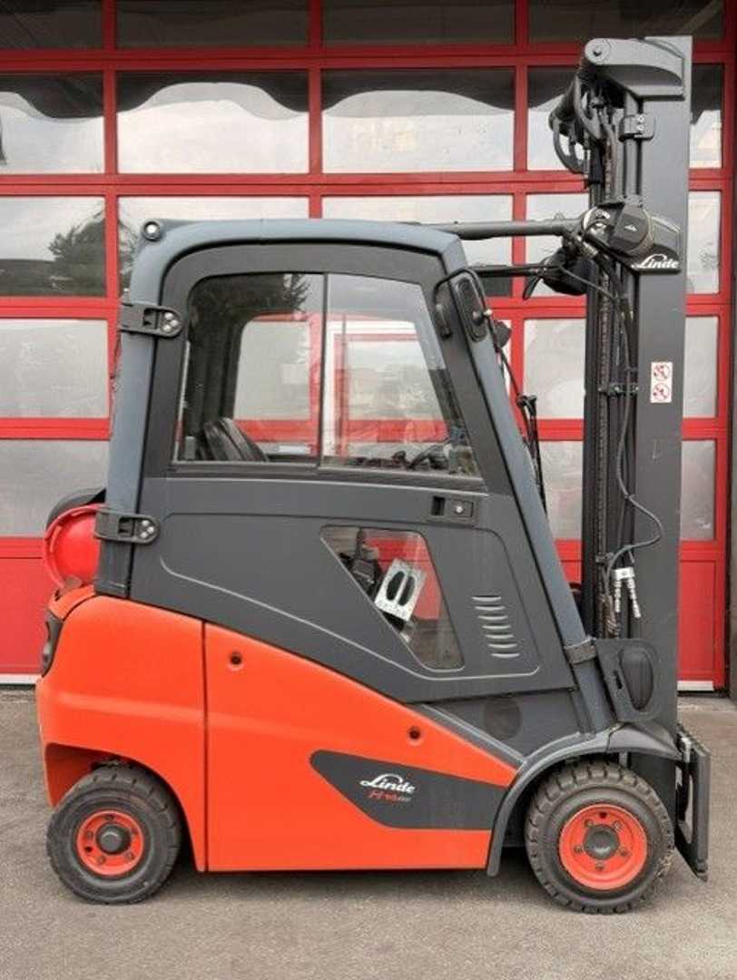 Used Forklift Linde H16T 4 ratų šakinis krautuvas (Image 4) Used Forklift Linde H16T 4 ratų šakinis krautuvas (Image 4)