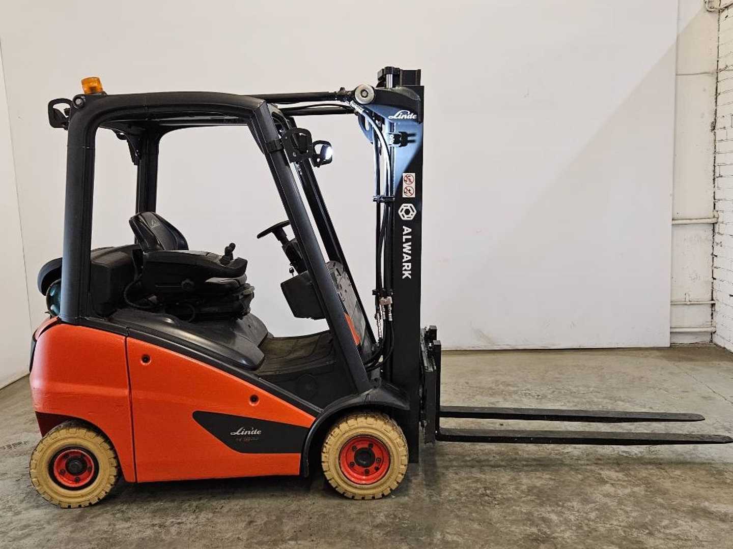 Used Forklift Linde H18T 4 ratų šakinis krautuvas (Image 1)