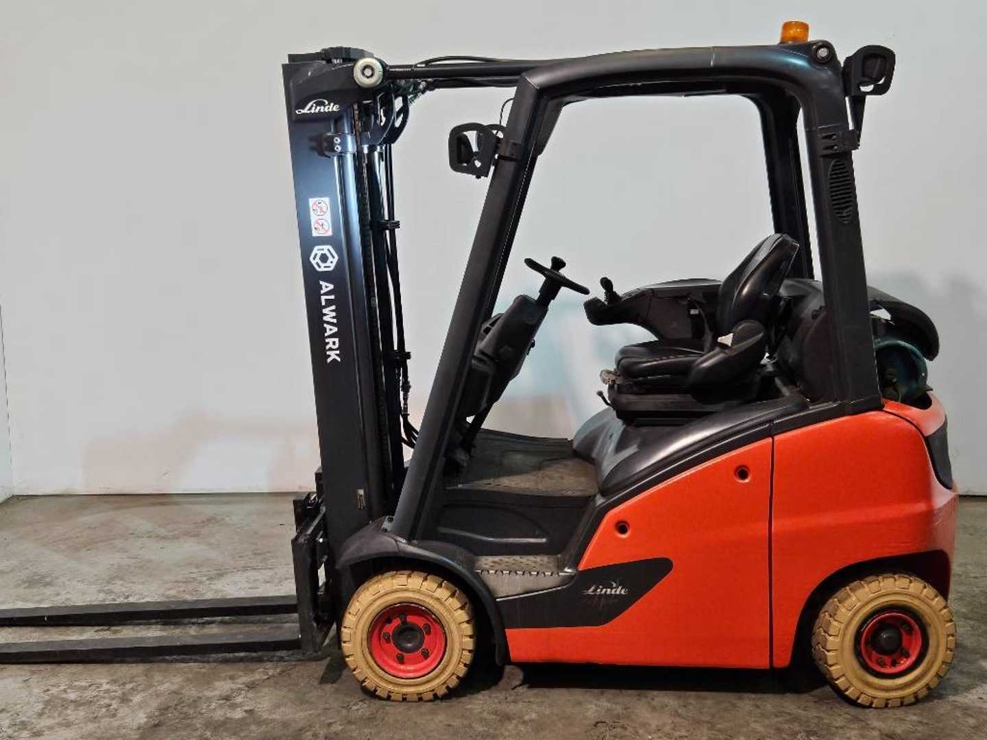 Used Forklift Linde H18T 4 ratų šakinis krautuvas (Image 6)