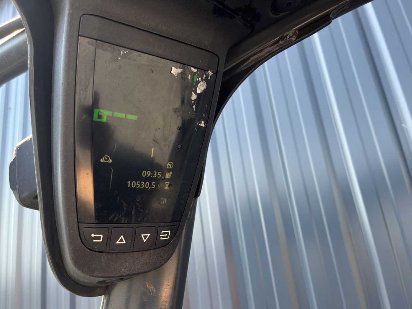 Used Forklift Linde H18T-01 4 ratų šakinis krautuvas (Image 6) Used Forklift Linde H18T-01 4 ratų šakinis krautuvas (Image 6)
