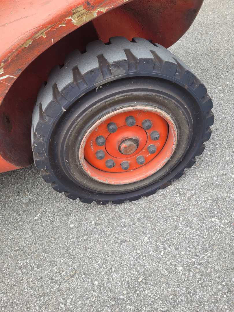 Used Forklift Linde H45T-04-600 4 ratų šakinis krautuvas (Image 9) Used Forklift Linde H45T-04-600 4 ratų šakinis krautuvas (Image 9)
