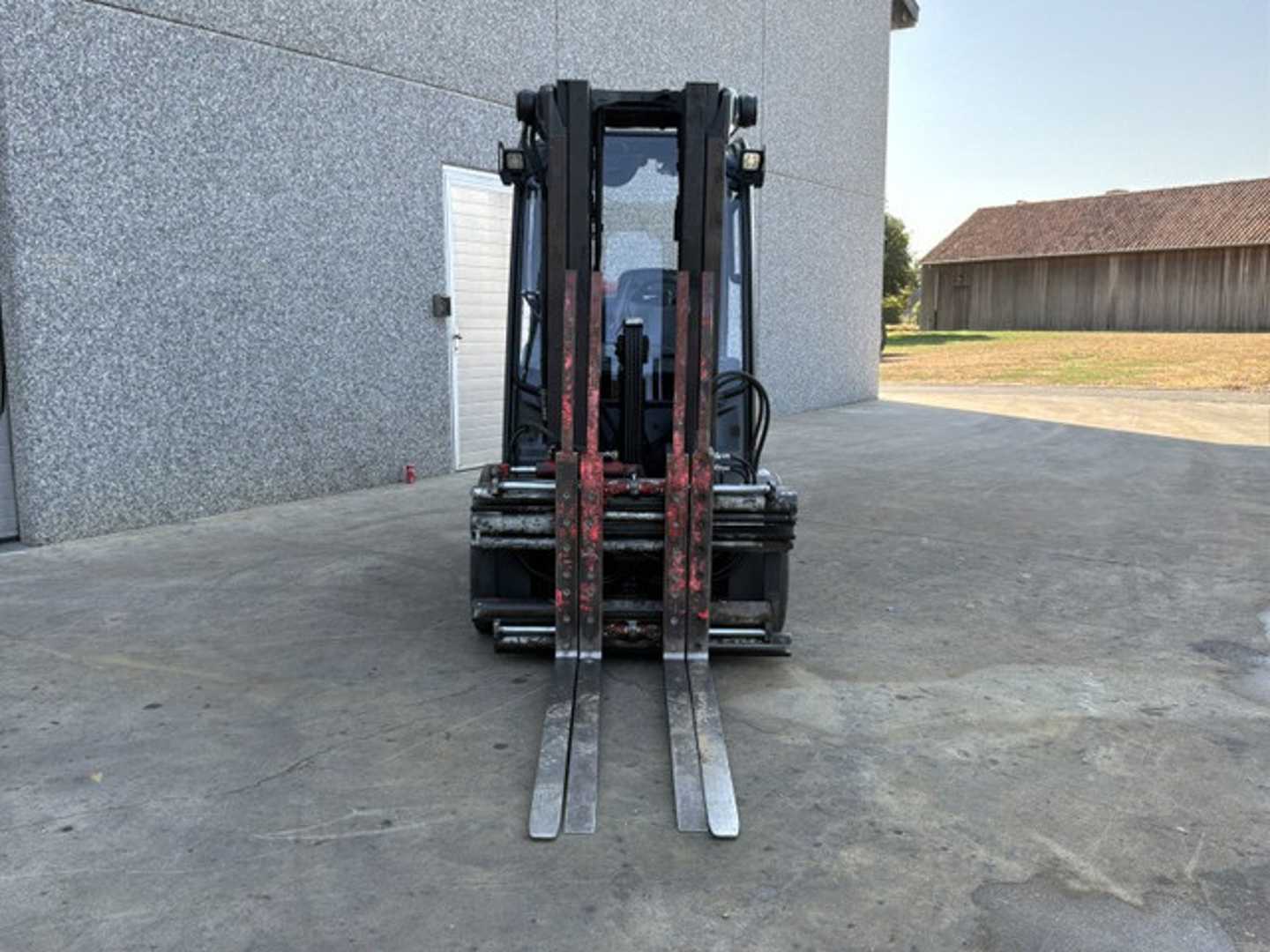 Used Forklift Linde H35T 4 ratų šakinis krautuvas (Image 2) Used Forklift Linde H35T 4 ratų šakinis krautuvas (Image 2)